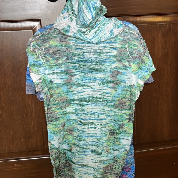 Two 4 1 Size Large Lightweight Tee Shirts NWOT - Picture 6 of 6